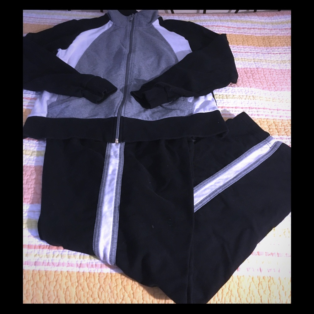 SJB Active Tri-Colored Sweatsuit - Petite Medium